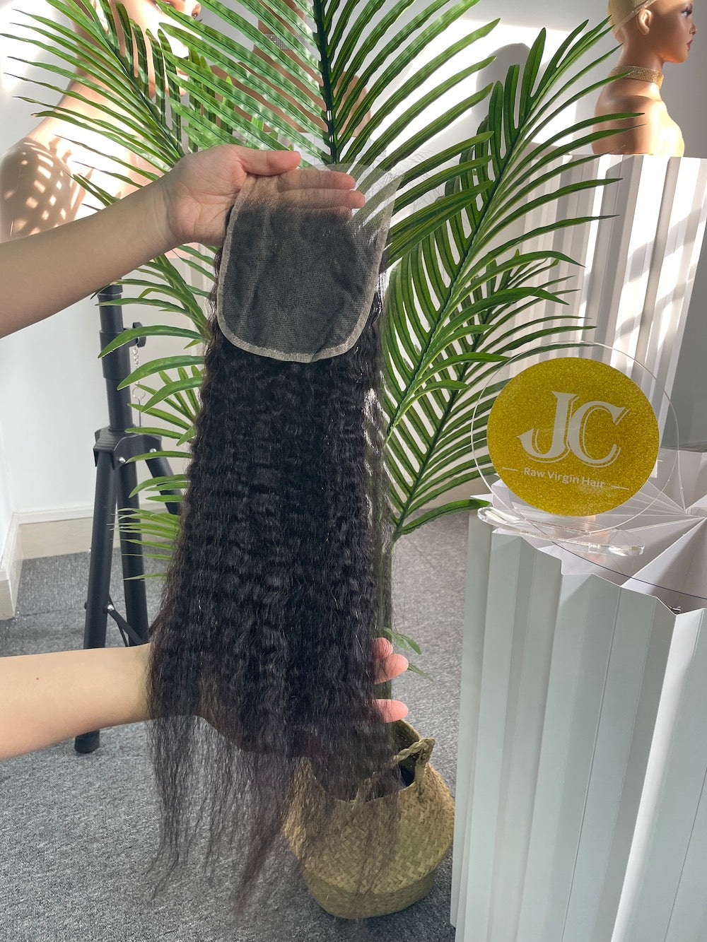 Top Virgin Kinky Straight HD / Transparent Lace Closure #1B